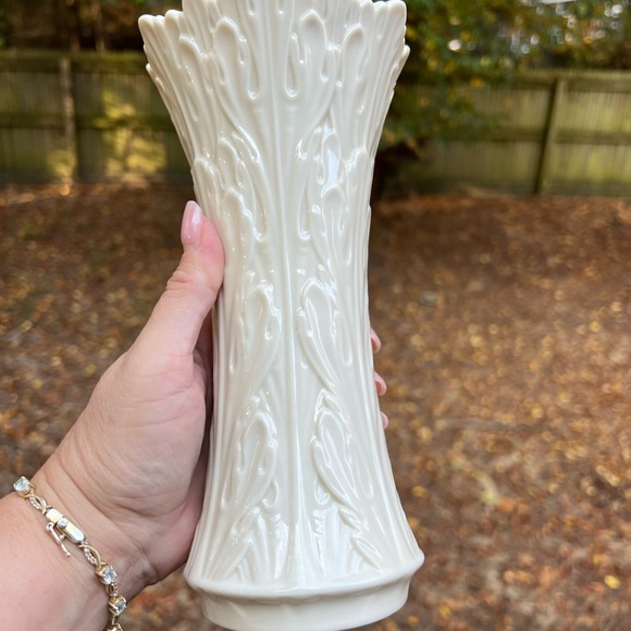 Vintage Lenox Woodland Elegant Floral Relief Medium Collectible Vase Green Mark - Picture 4 of 8